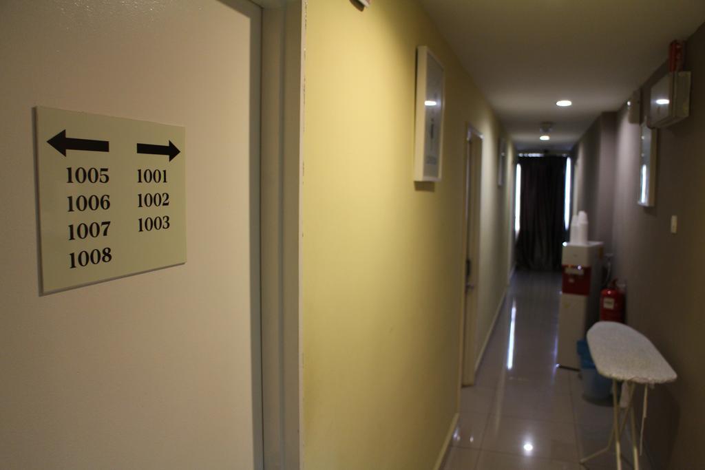De Jaya Hotel ペタリンジャヤ エクステリア 写真