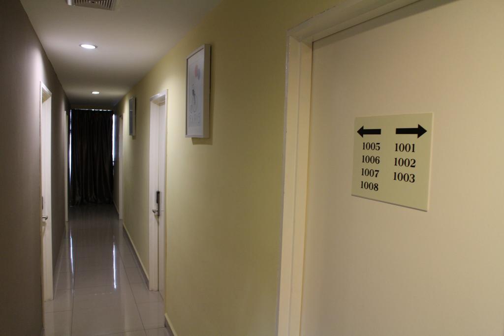 De Jaya Hotel ペタリンジャヤ エクステリア 写真