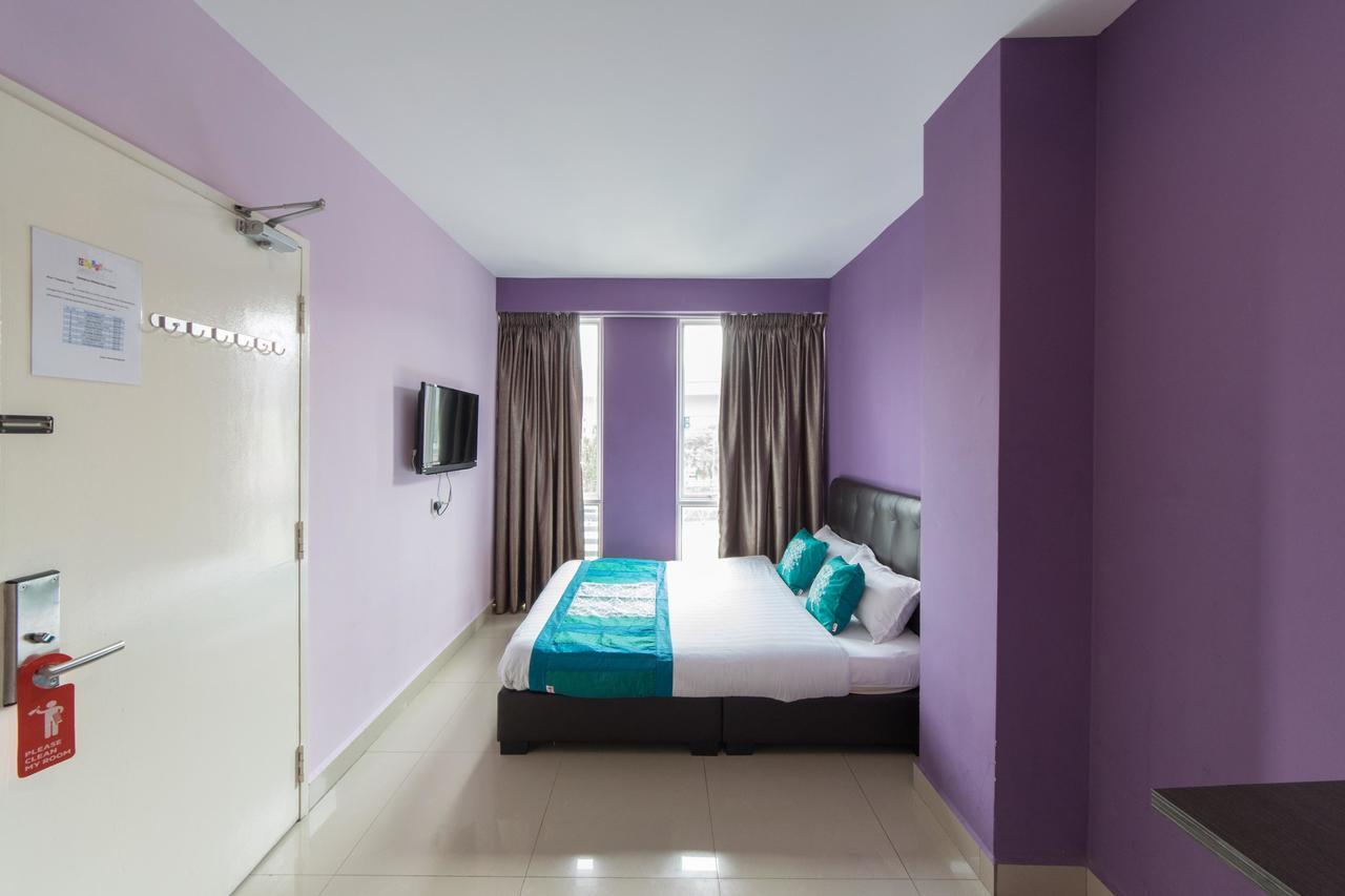 De Jaya Hotel ペタリンジャヤ エクステリア 写真