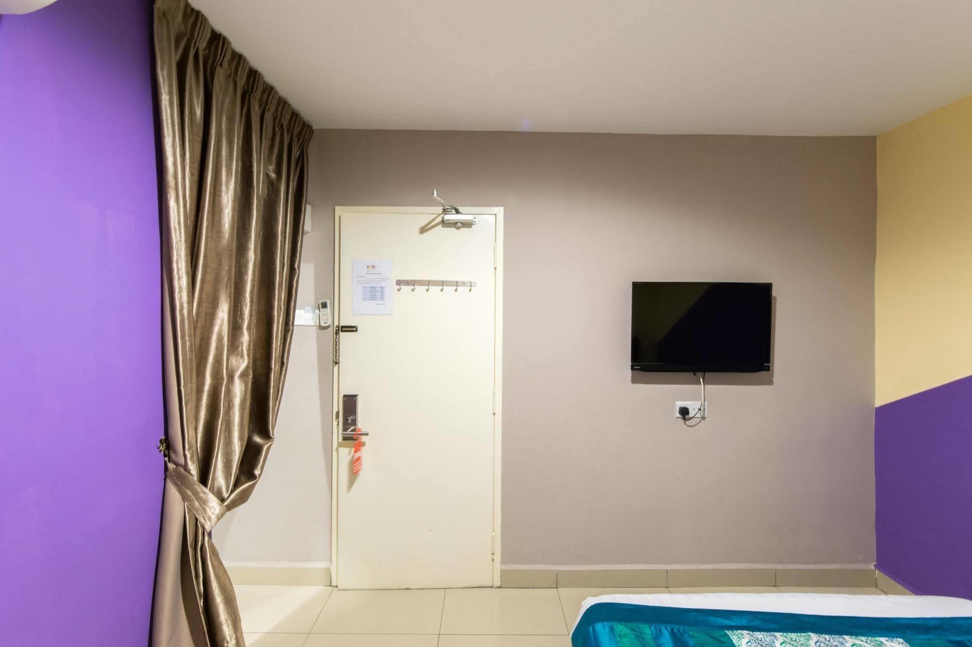 De Jaya Hotel ペタリンジャヤ エクステリア 写真
