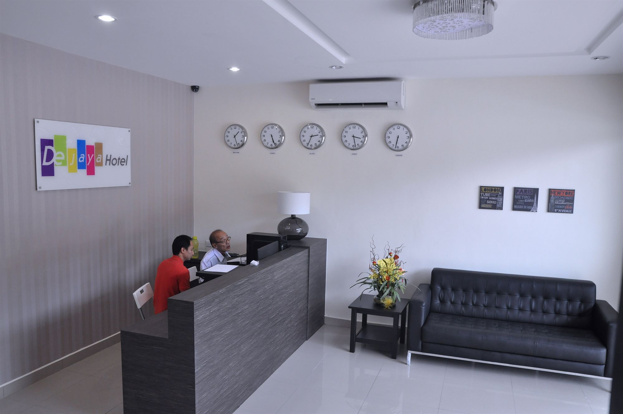 De Jaya Hotel ペタリンジャヤ エクステリア 写真