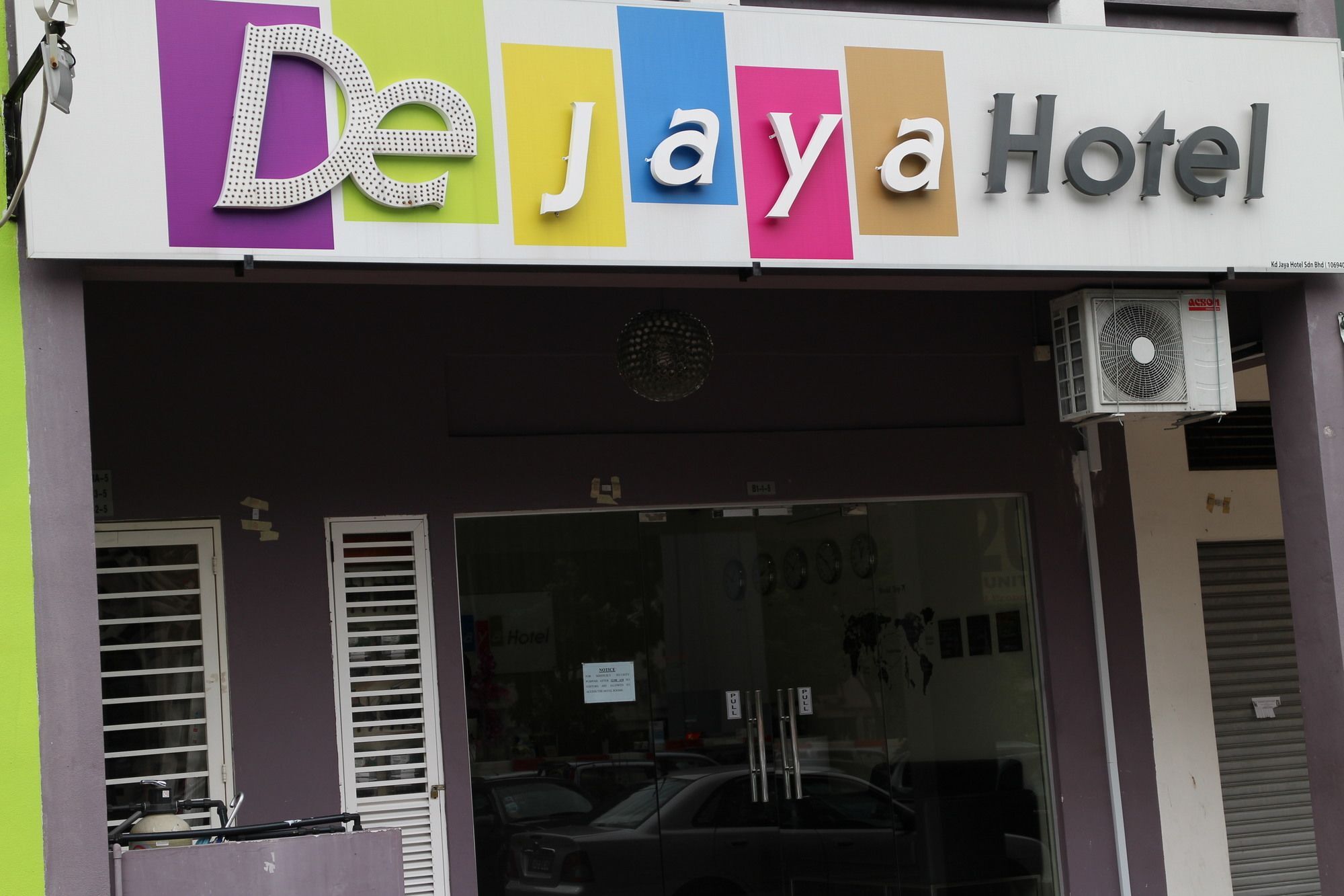De Jaya Hotel ペタリンジャヤ エクステリア 写真