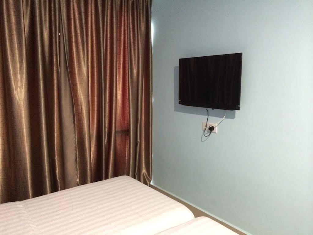 De Jaya Hotel ペタリンジャヤ エクステリア 写真
