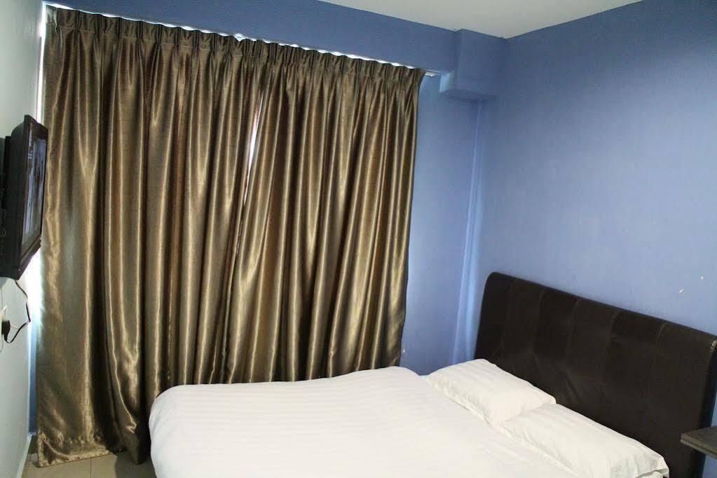 De Jaya Hotel ペタリンジャヤ エクステリア 写真