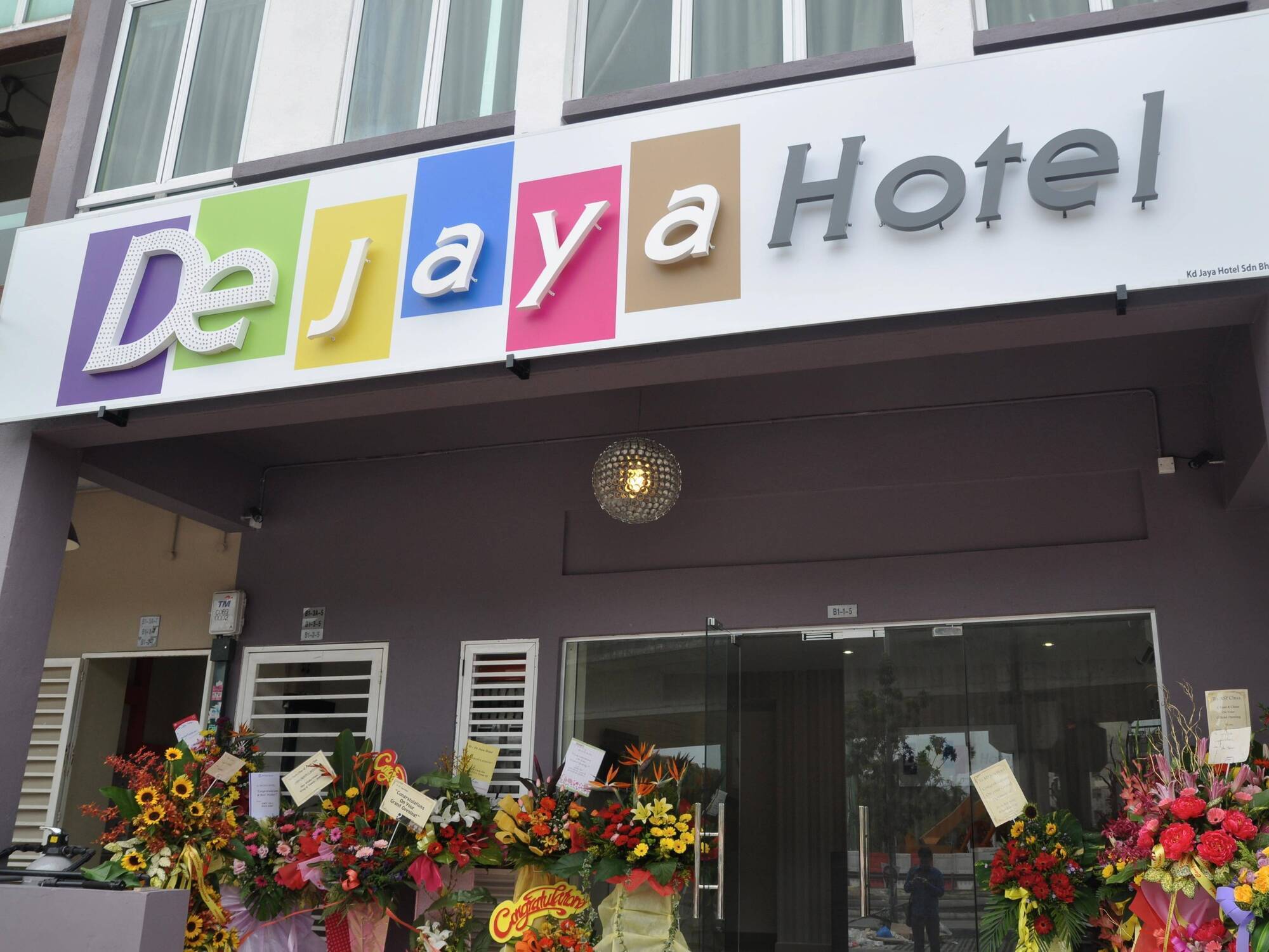 De Jaya Hotel ペタリンジャヤ エクステリア 写真