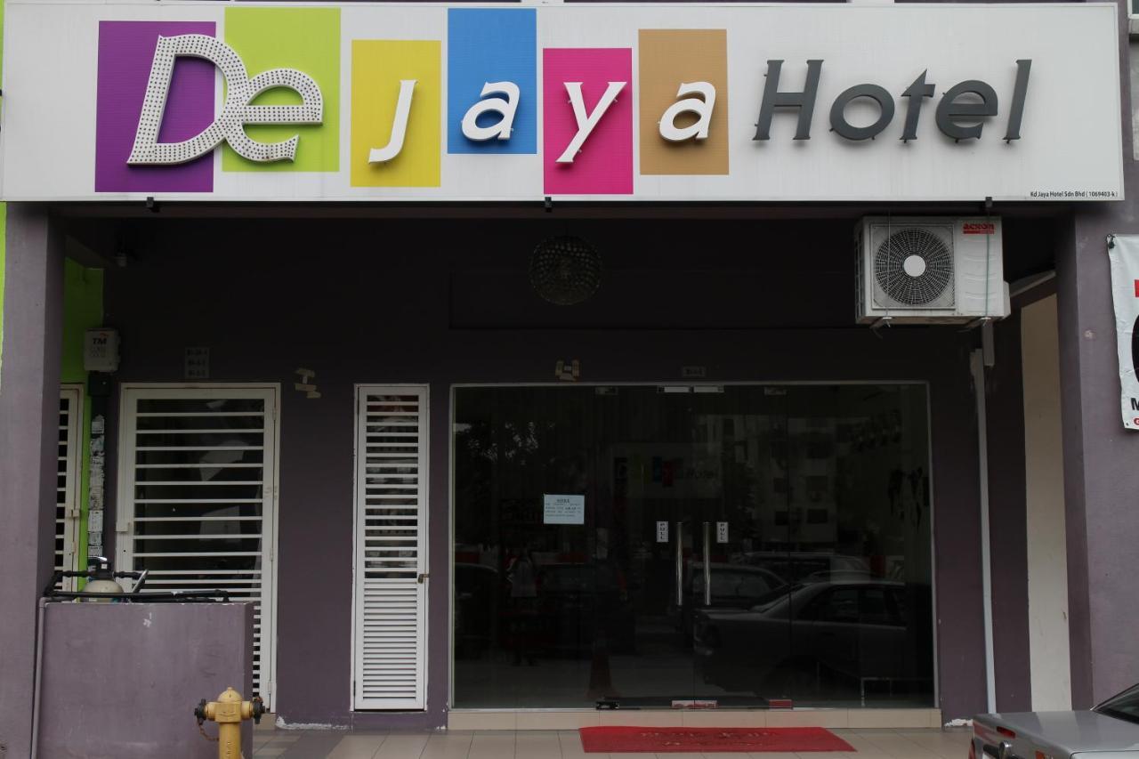 De Jaya Hotel ペタリンジャヤ エクステリア 写真