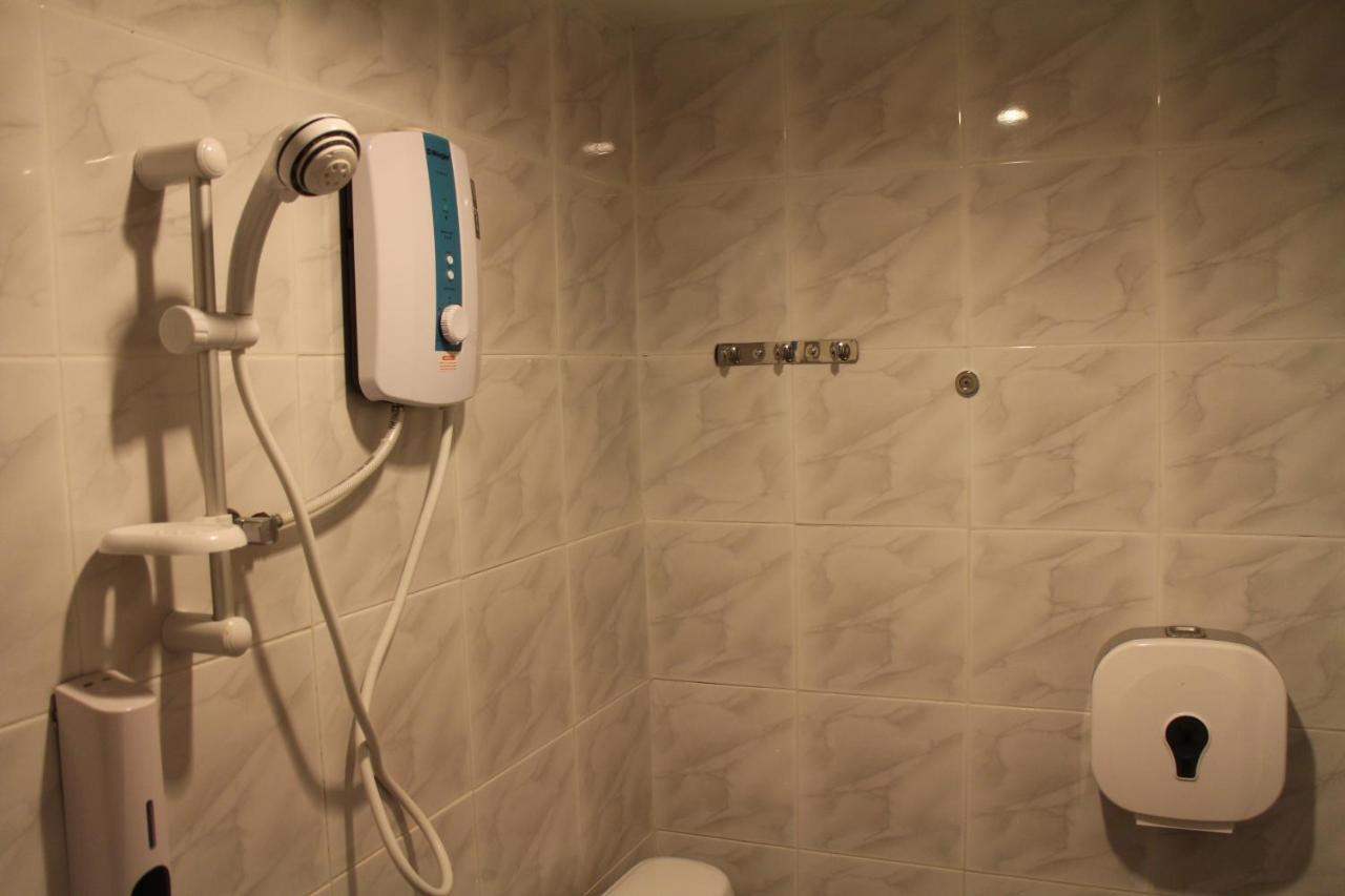 De Jaya Hotel ペタリンジャヤ エクステリア 写真